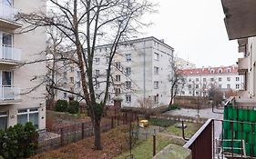 Orla 6 Prywatne Mieszkanie Z Oddzielna Sypialnia I Balkonem 300 Od Metra Ratusz Samodzielne Zameldowanie! Self Check-In System!